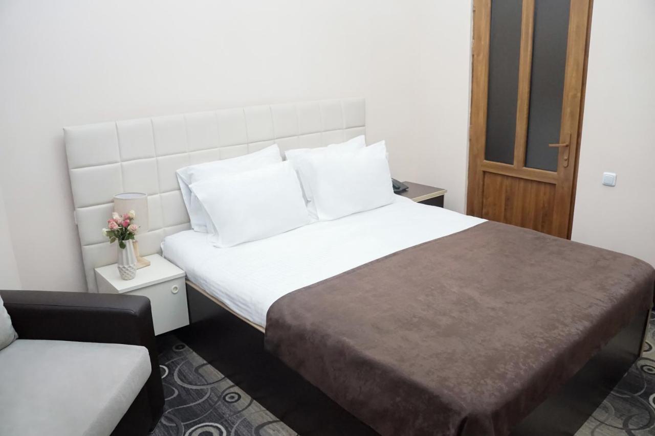 Nor Yerevan Hotel Eksteriør bilde