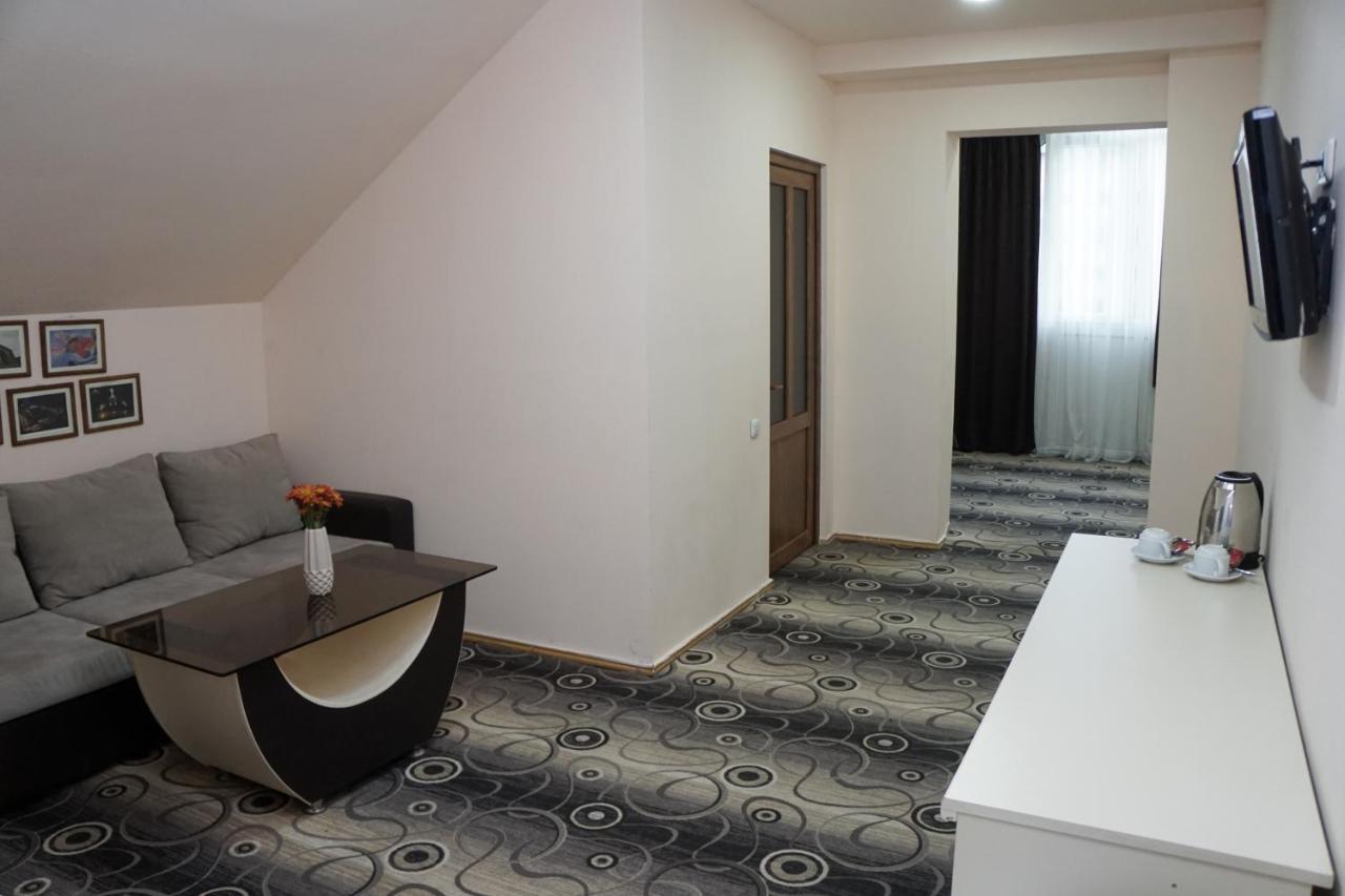 Nor Yerevan Hotel Eksteriør bilde